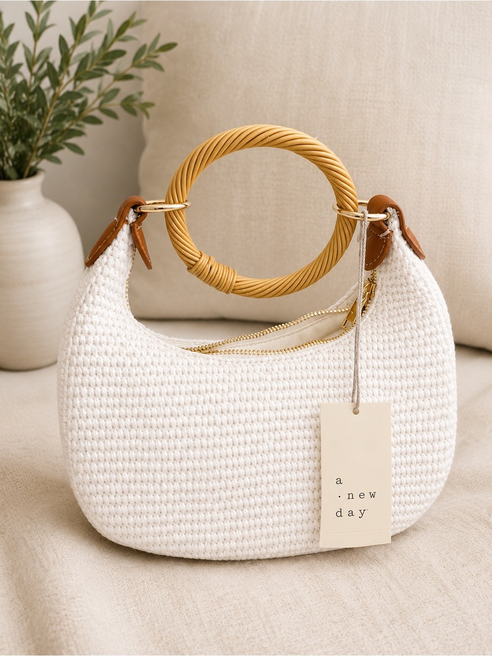 White chic bag